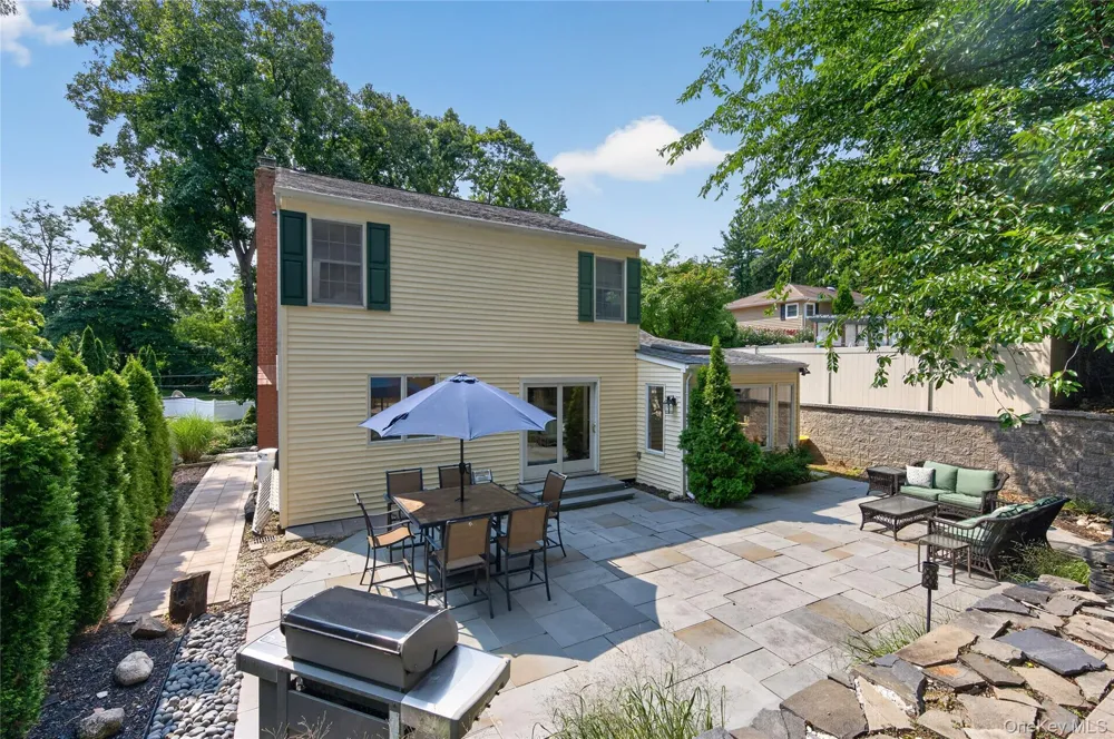 73 Maple Place Huntington, NY 11743