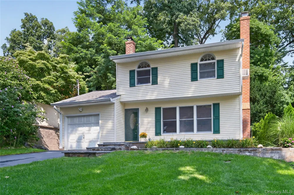 73 Maple Place Huntington, NY 11743