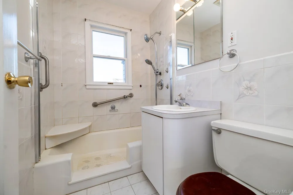2357 Atlantic Boulevard Wantagh, NY 11793