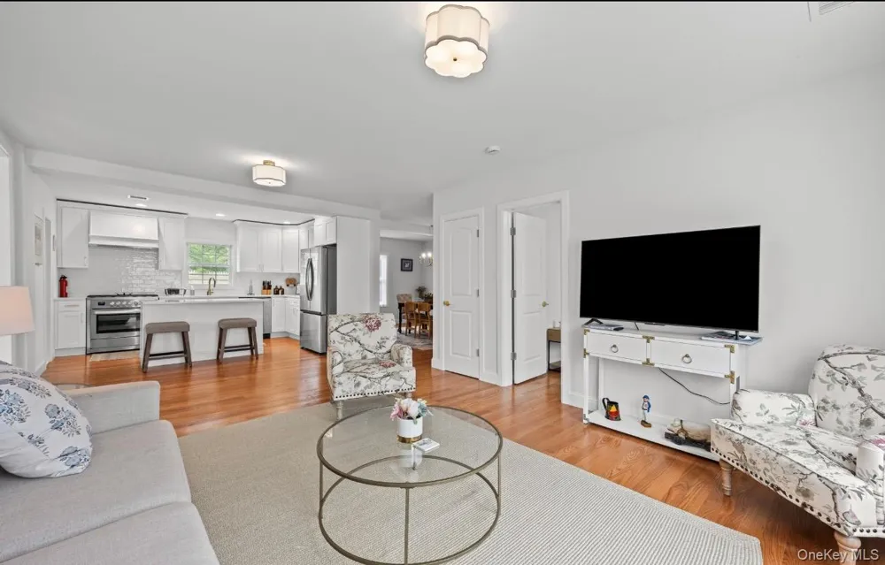 12 Pleasant Avenue Westhampton, NY 11977