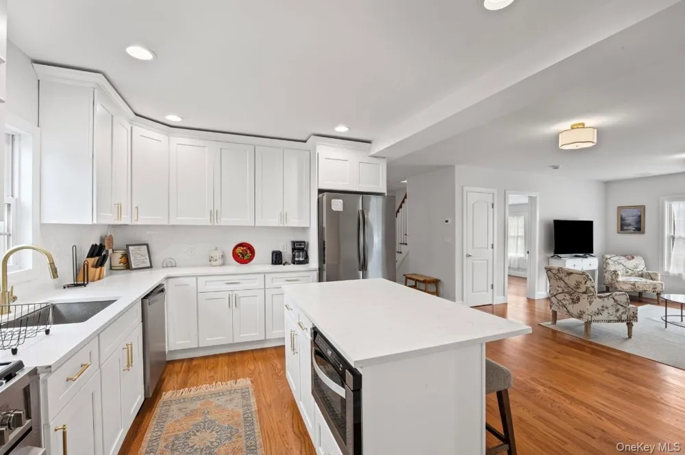 12 Pleasant Avenue Westhampton, NY 11977
