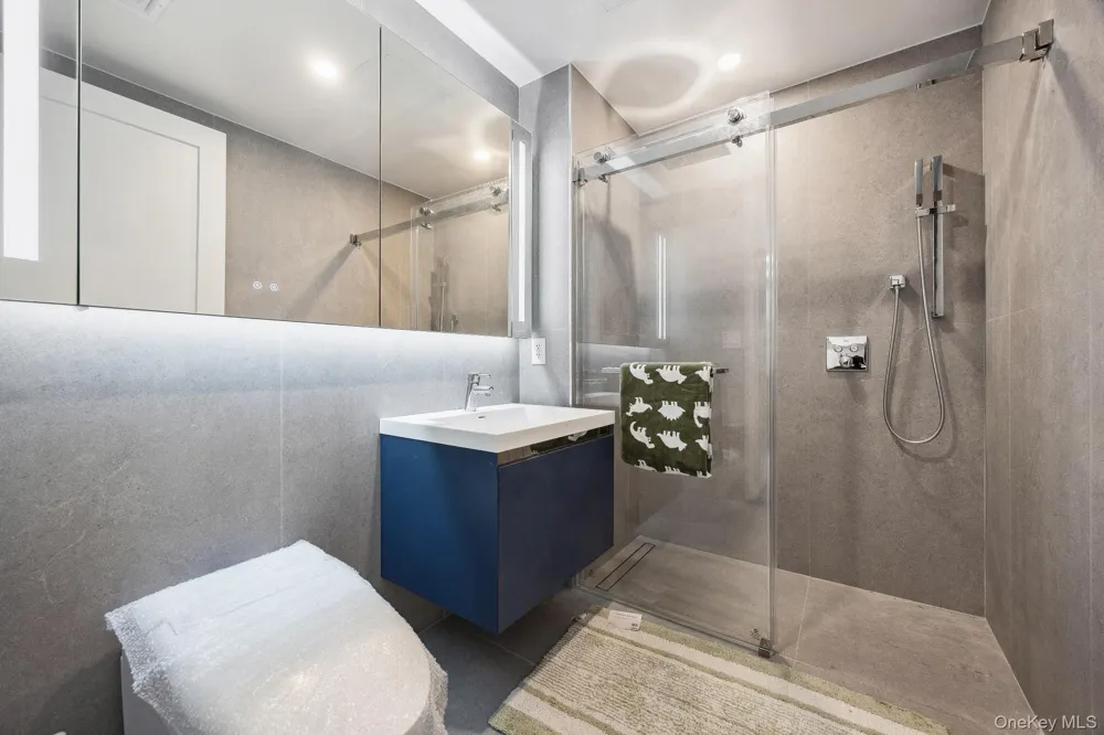 38-20 Parsons Boulevard #433 Flushing, NY 11354