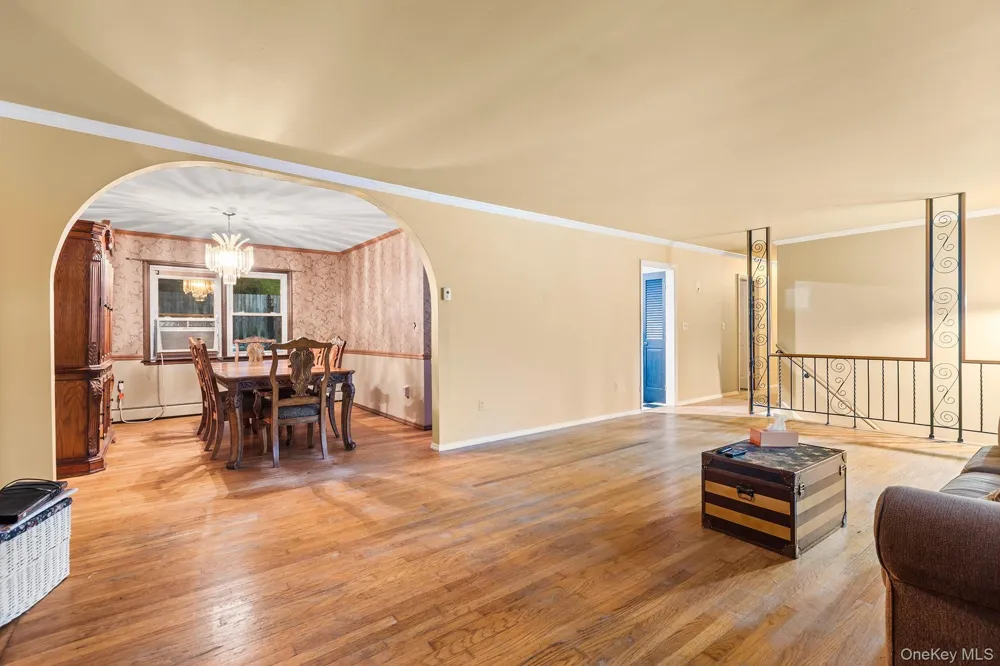 34 Hillview Circle Poughkeepsie, NY 12603