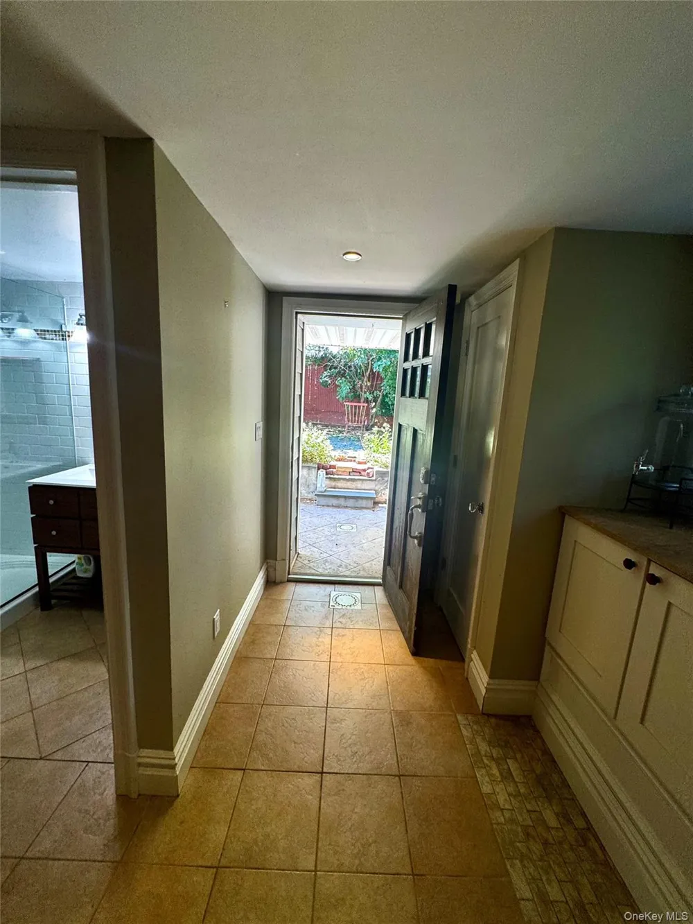 675 King Avenue Bronx, NY 10464
