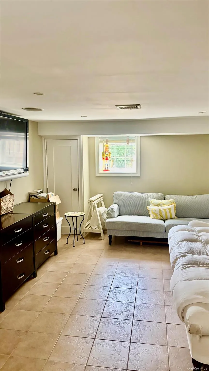 675 King Avenue Bronx, NY 10464