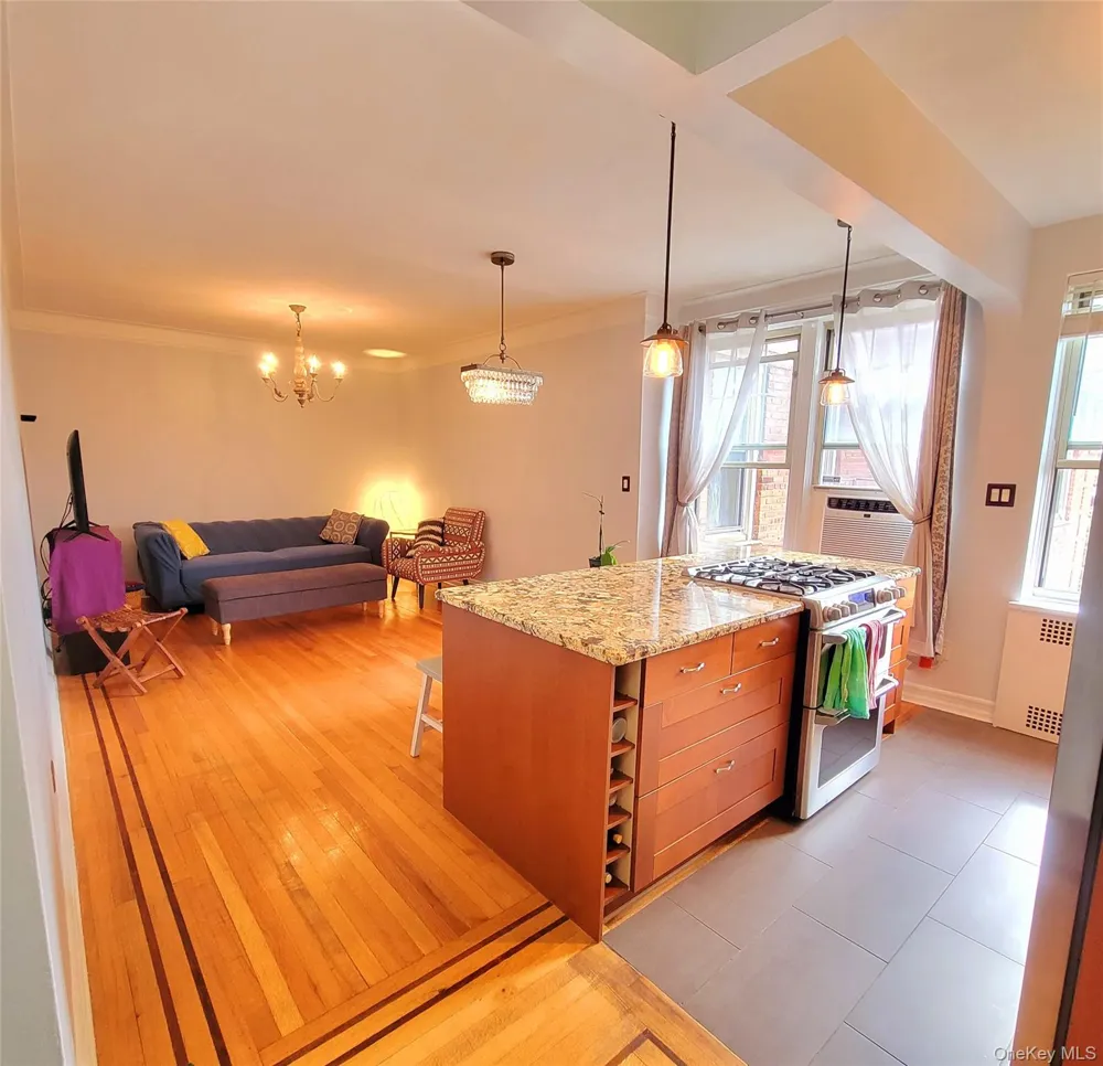 68-37 108th Street #6H Forest Hills, NY 11375