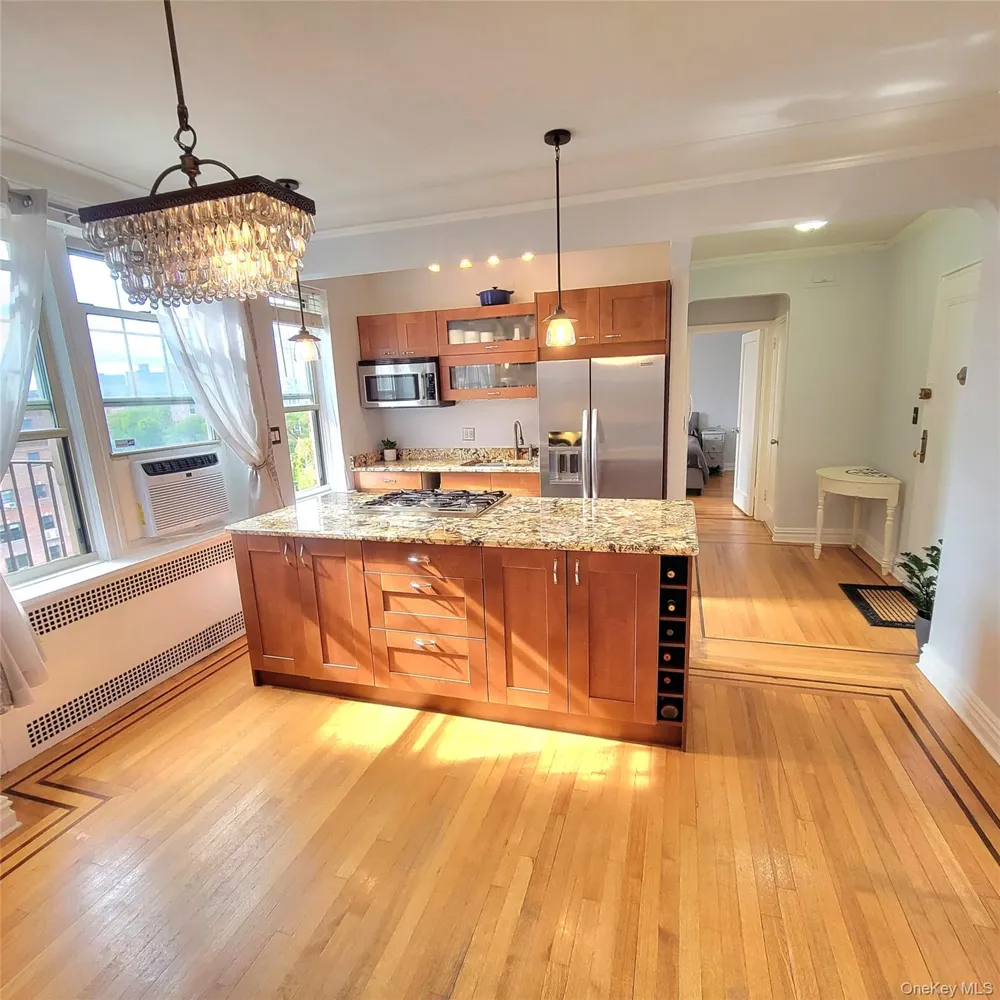 68-37 108th Street #6H Forest Hills, NY 11375