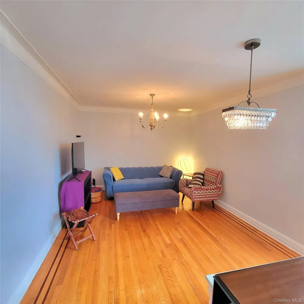 68-37 108th Street #6H Forest Hills, NY 11375