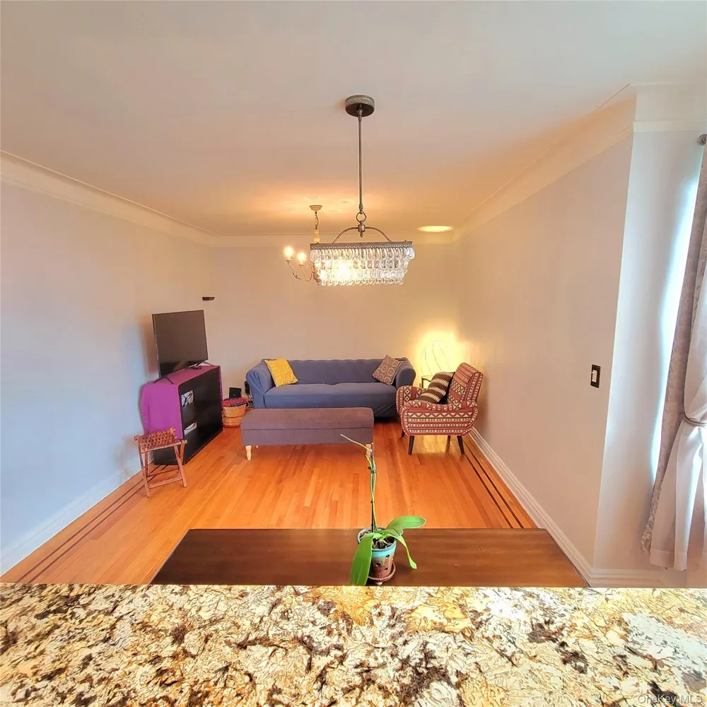 68-37 108th Street #6H Forest Hills, NY 11375