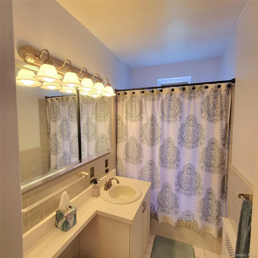 68-37 108th Street #6H Forest Hills, NY 11375