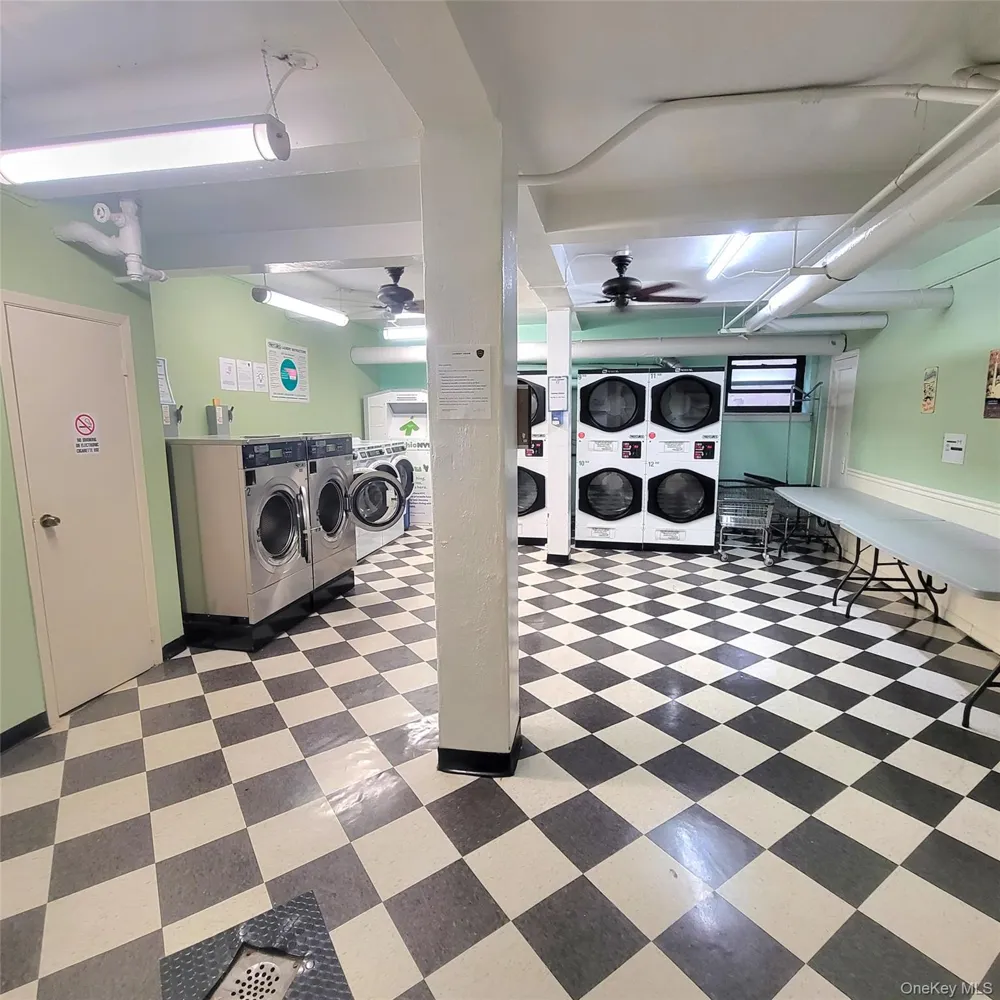 68-37 108th Street #6H Forest Hills, NY 11375