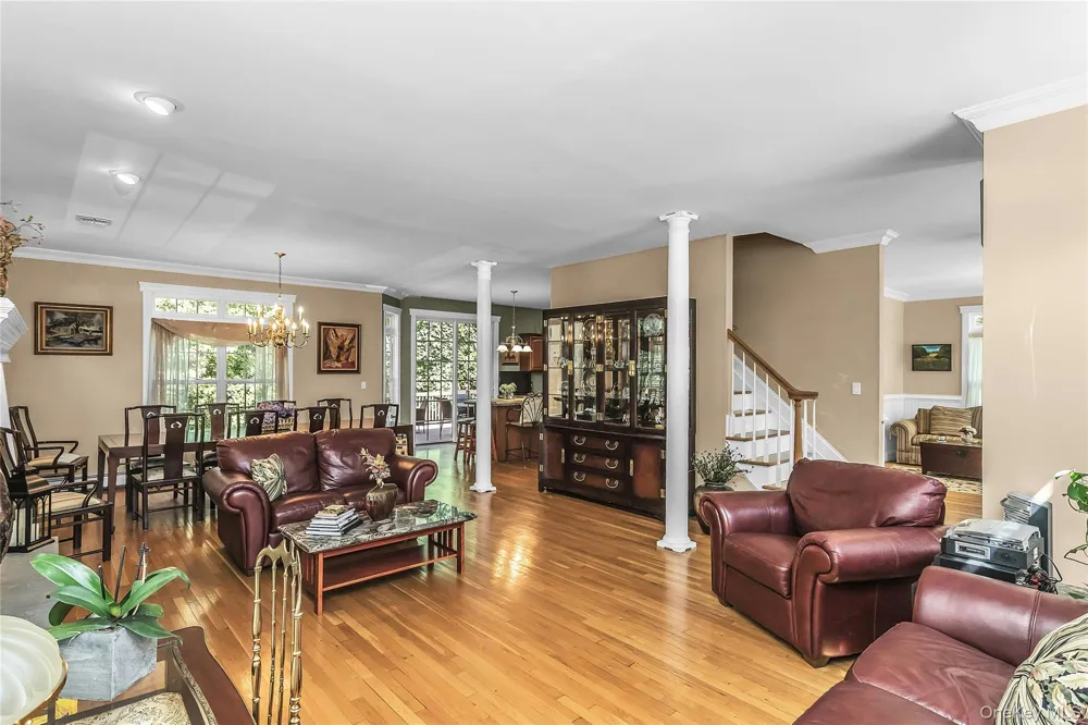1025 Seawood Drive Southold, NY 11971