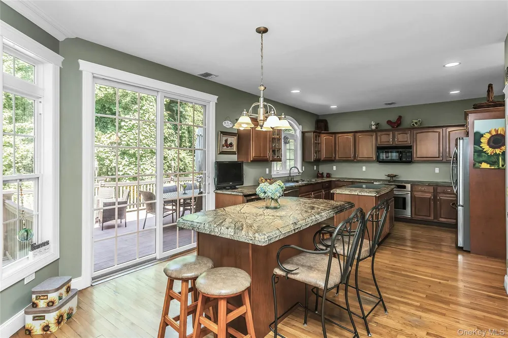 1025 Seawood Drive Southold, NY 11971