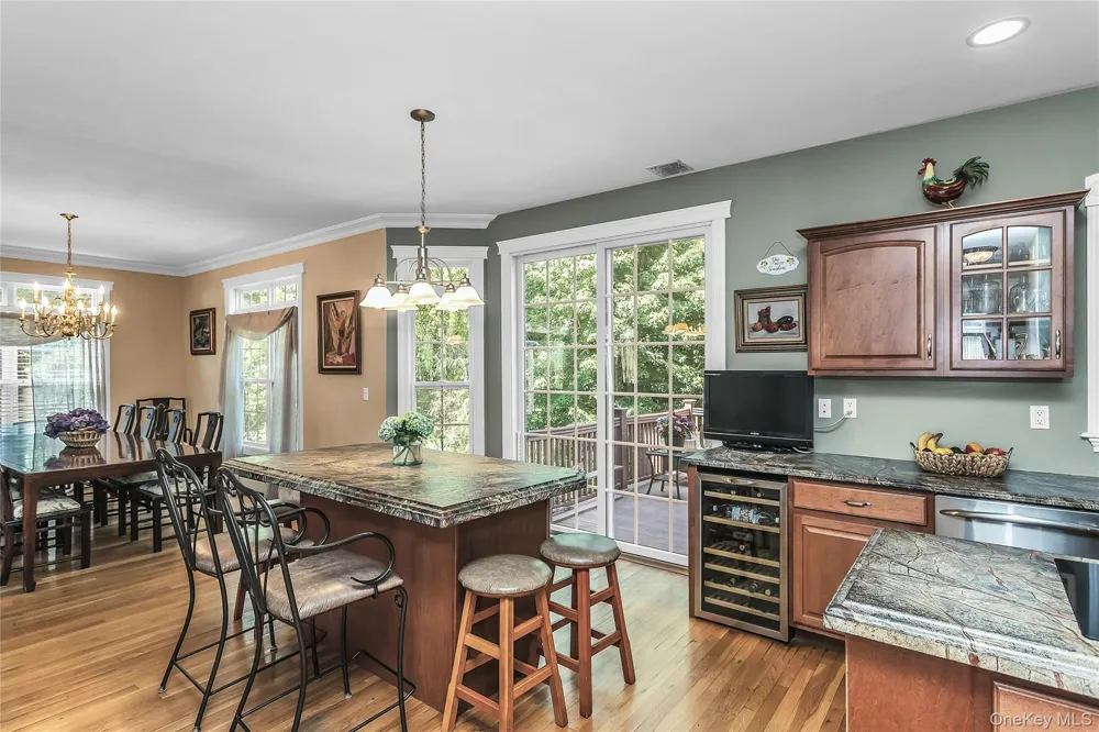 1025 Seawood Drive Southold, NY 11971