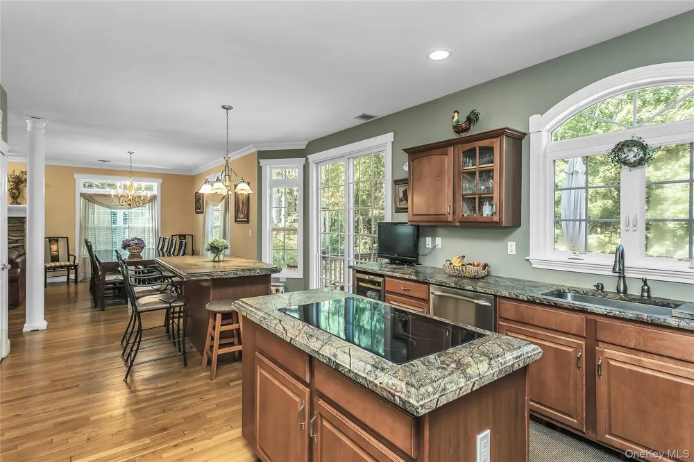 1025 Seawood Drive Southold, NY 11971
