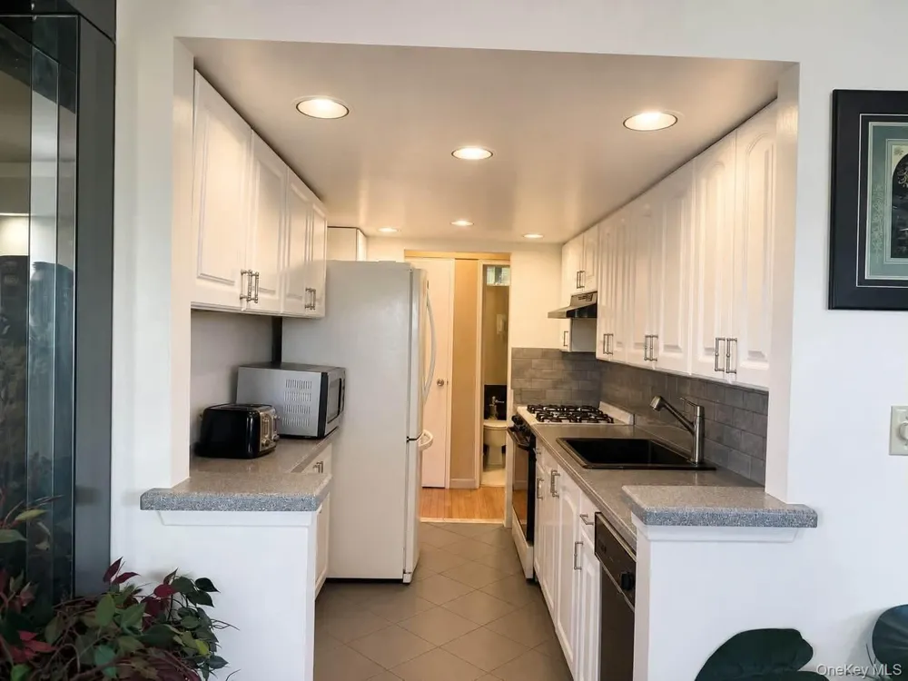 86-11 151st Avenue #4K Howard Beach, NY 11414