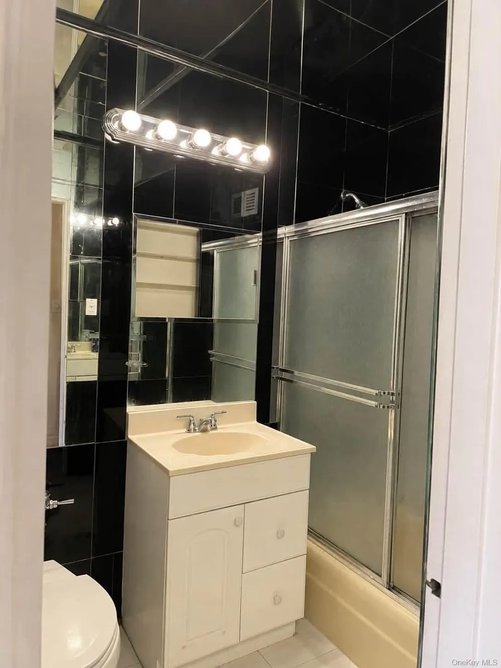86-11 151st Avenue #4K Howard Beach, NY 11414