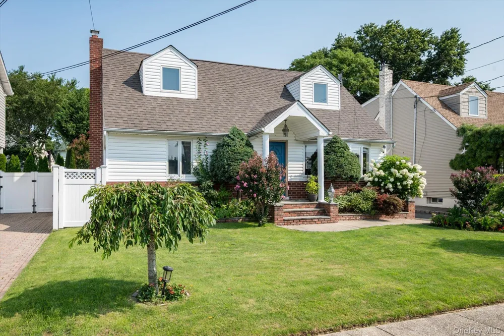 944 Cathedral Avenue Franklin Square, NY 11010