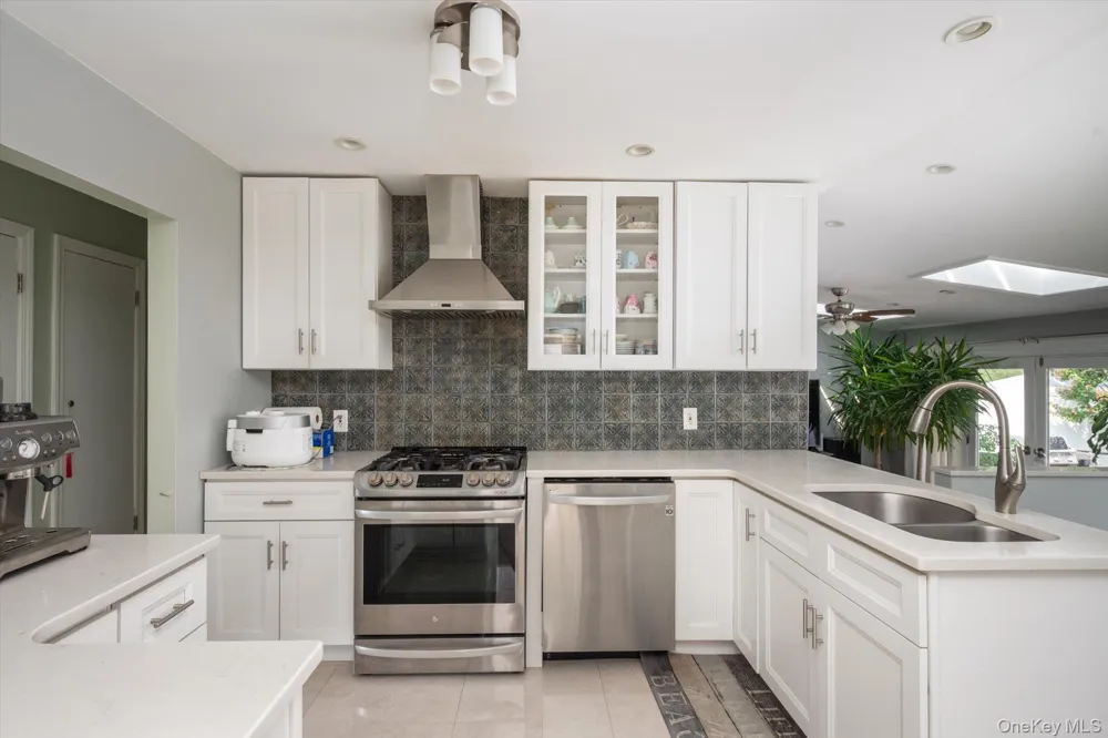944 Cathedral Avenue Franklin Square, NY 11010