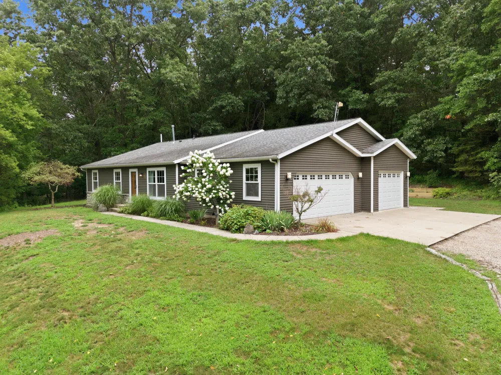5643 E C AVENUE Richland, MI 49083