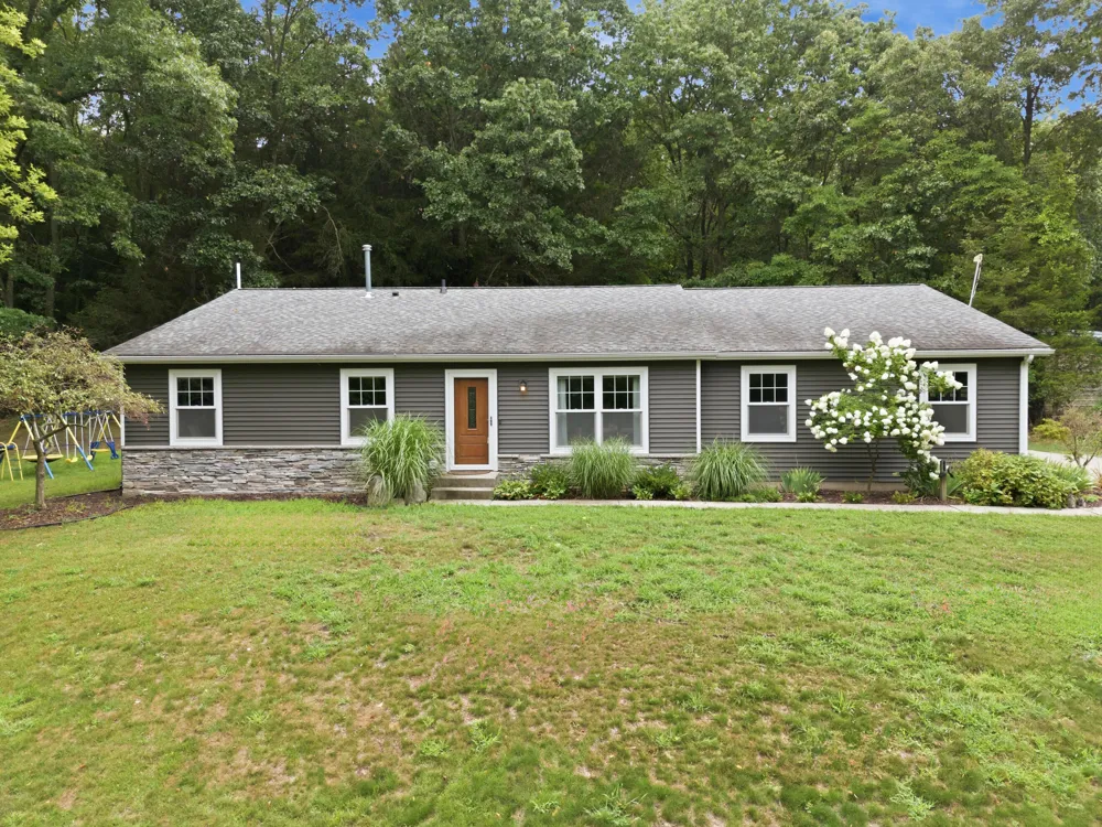 5643 E C AVENUE Richland, MI 49083