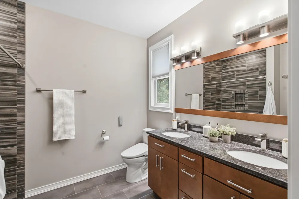 5643 E C AVENUE Richland, MI 49083