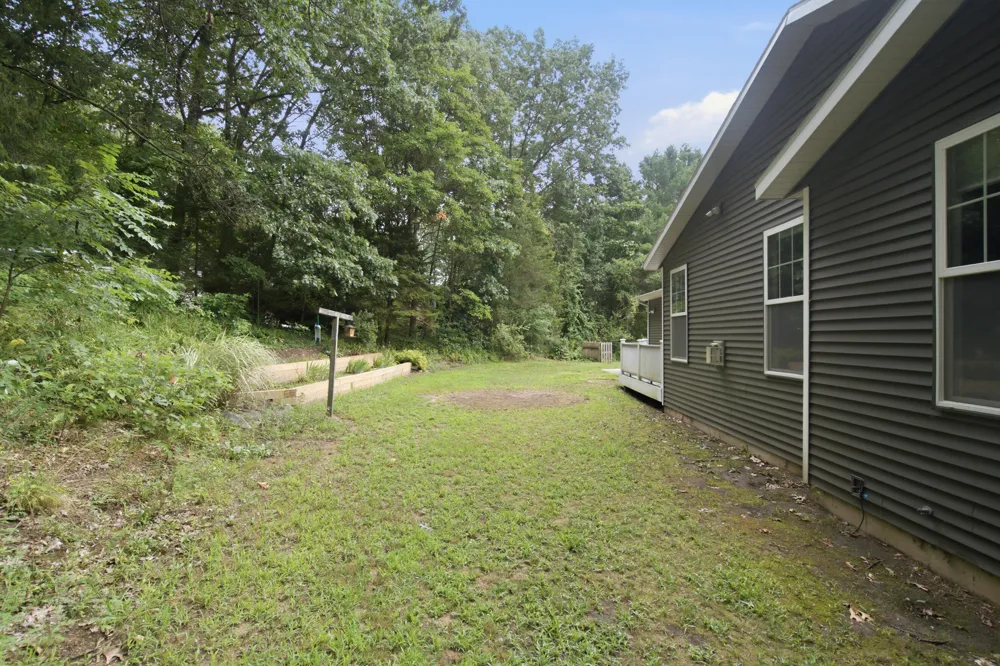 5643 E C AVENUE Richland, MI 49083