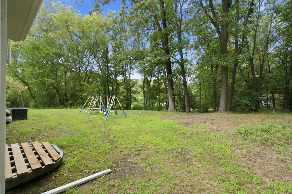 5643 E C AVENUE Richland, MI 49083