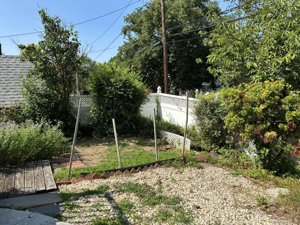 4634 Iris Lane Great Neck, NY 11020
