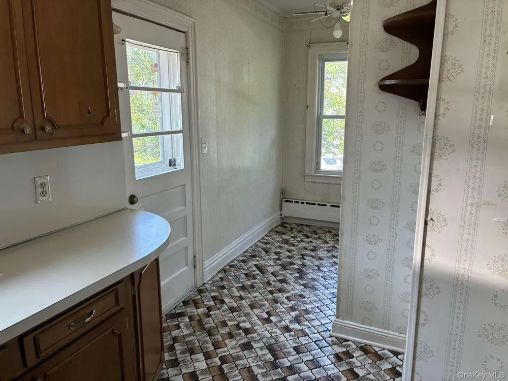 4634 Iris Lane Great Neck, NY 11020