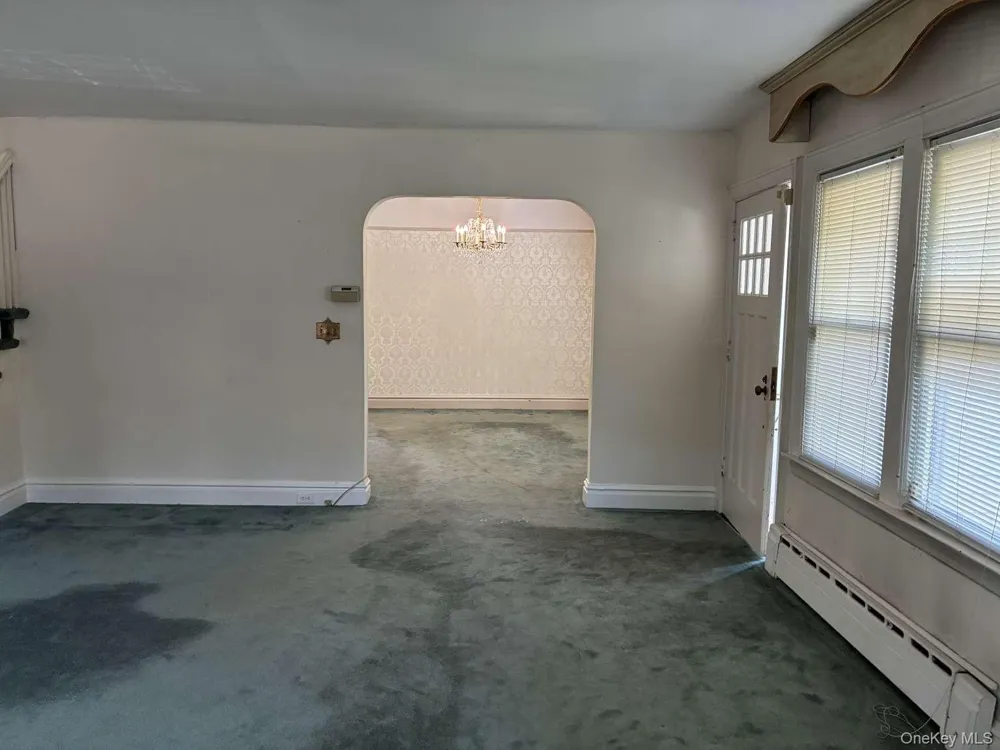 4634 Iris Lane Great Neck, NY 11020