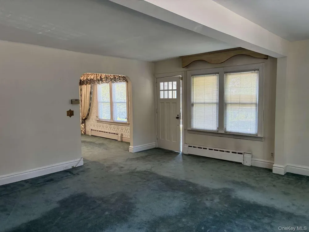 4634 Iris Lane Great Neck, NY 11020