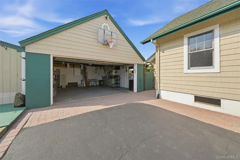 31 Martha Street Freeport, NY 11520