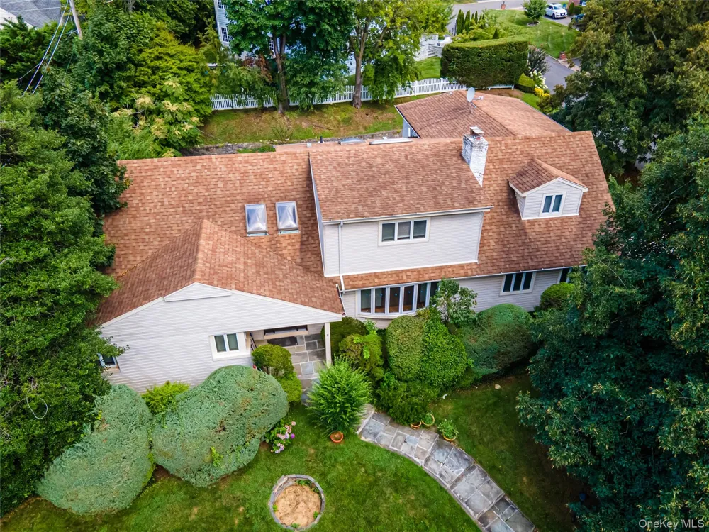 9 Talbot Drive Great Neck, NY 11020