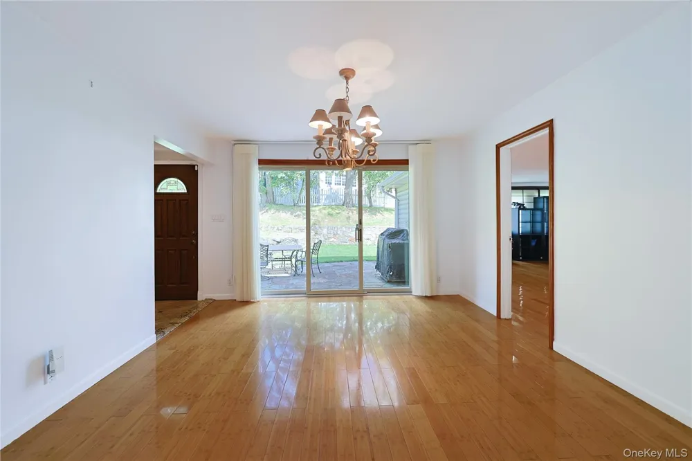 9 Talbot Drive Great Neck, NY 11020