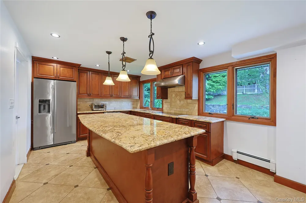 9 Talbot Drive Great Neck, NY 11020