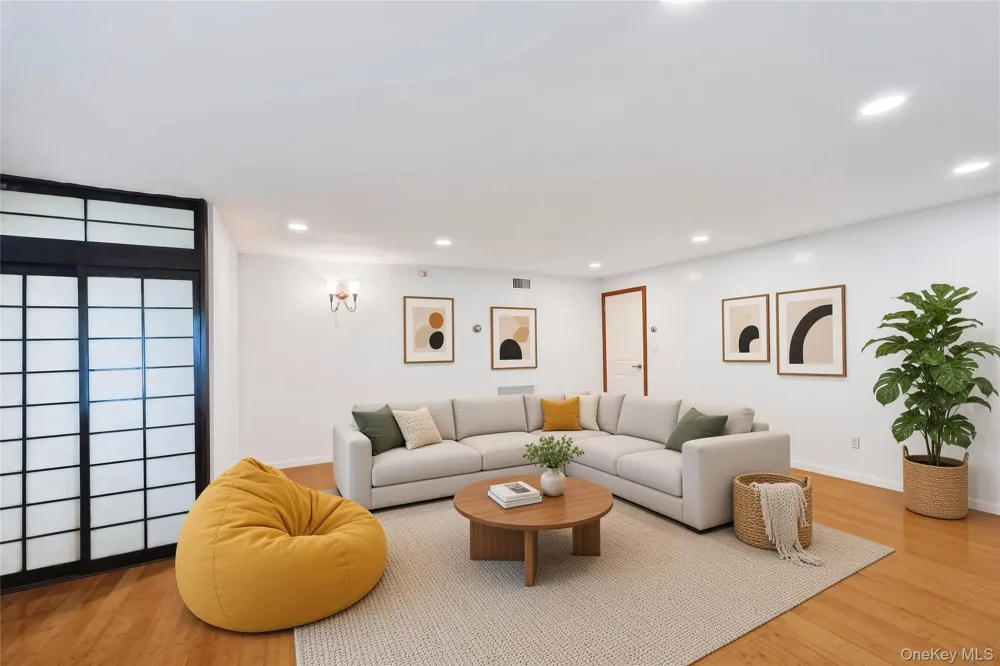 9 Talbot Drive Great Neck, NY 11020