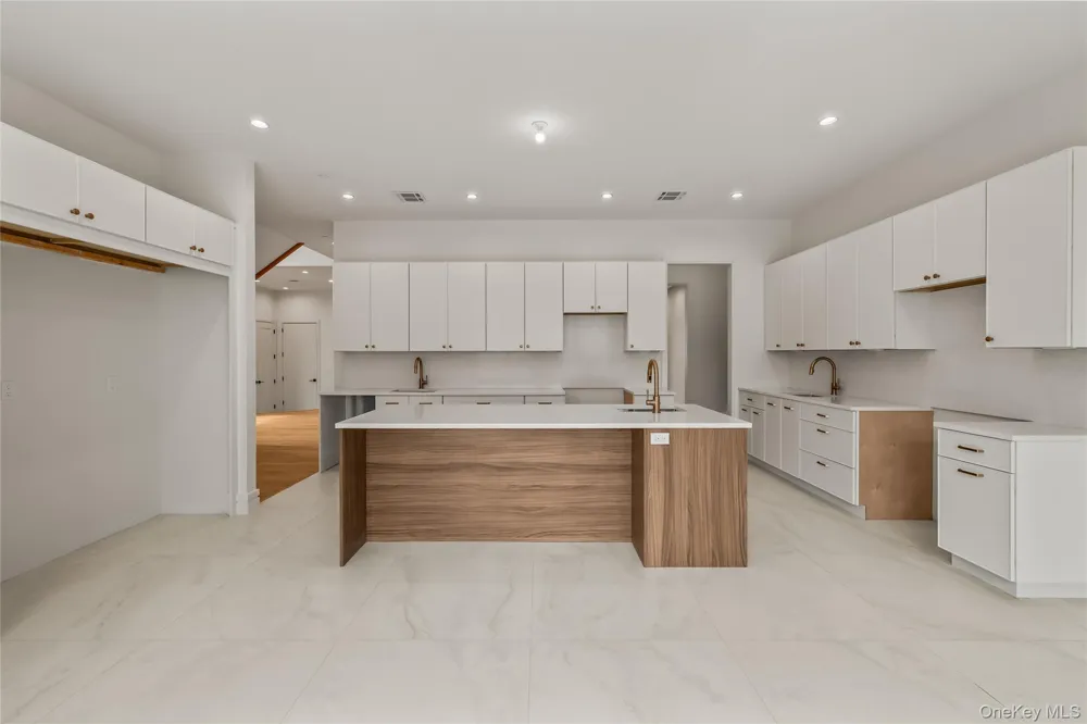 110 Fairview Avenue ##202 Spring Valley, NY 10977