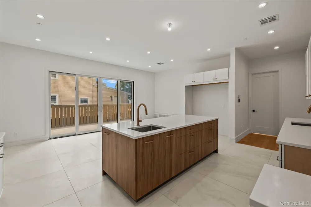 110 Fairview Avenue ##202 Spring Valley, NY 10977