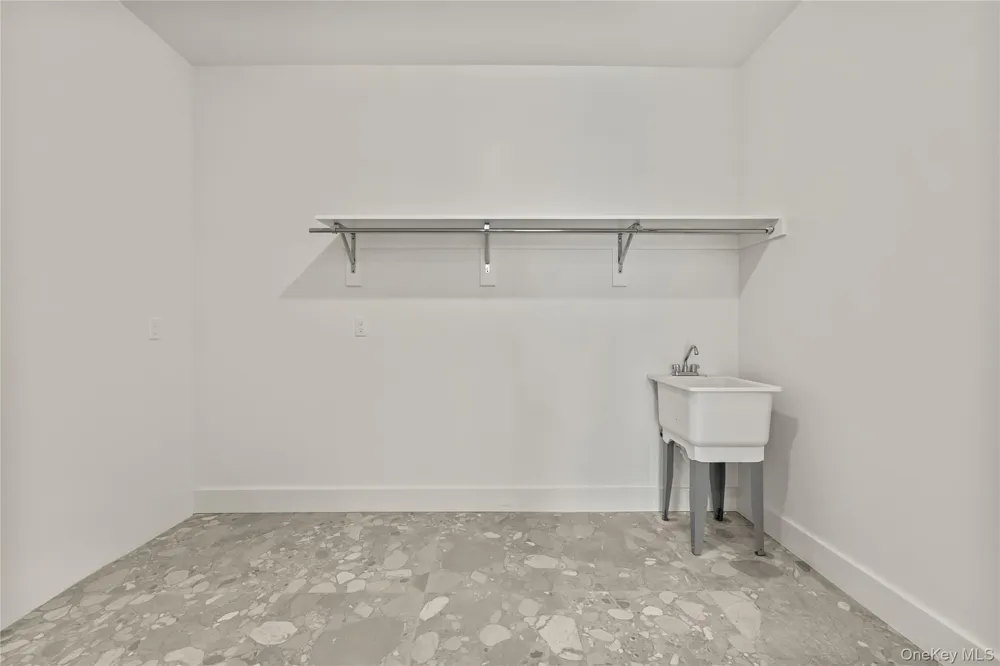 110 Fairview Avenue ##202 Spring Valley, NY 10977
