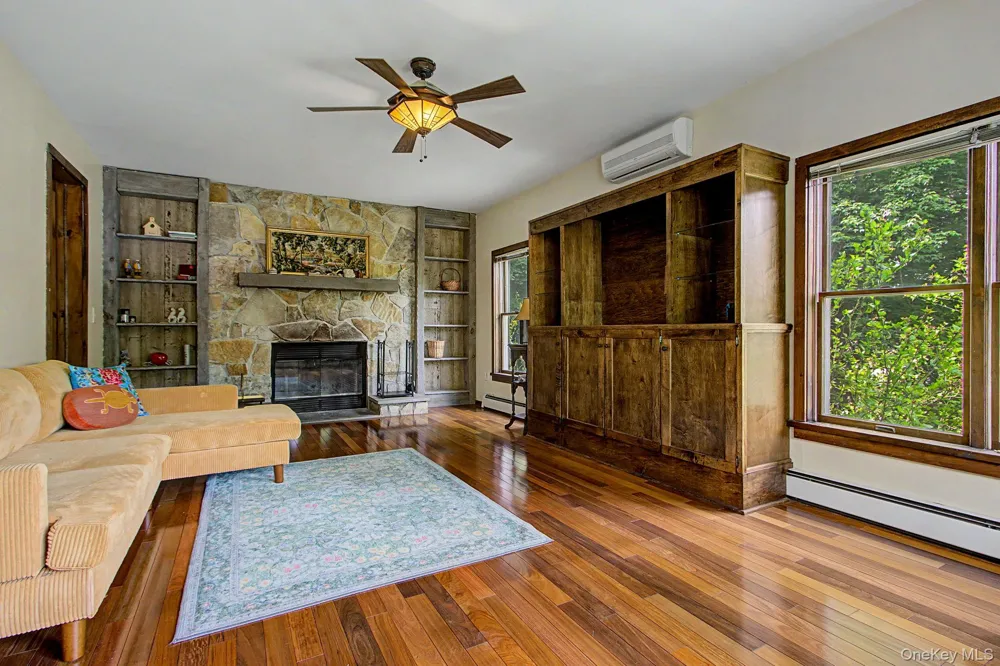 102 E Market Street Hyde Park, NY 12538