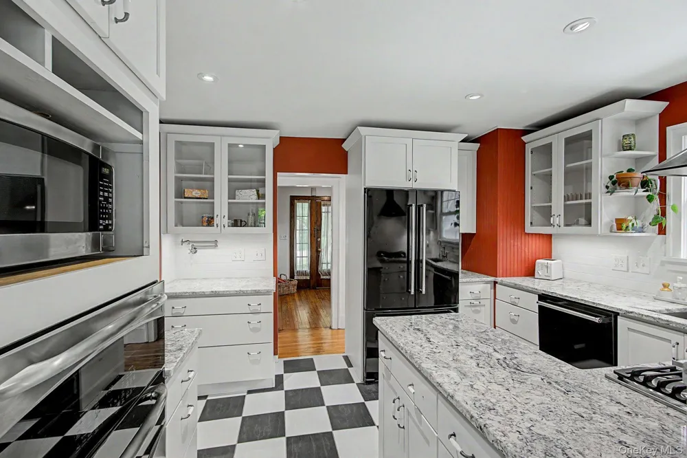102 E Market Street Hyde Park, NY 12538