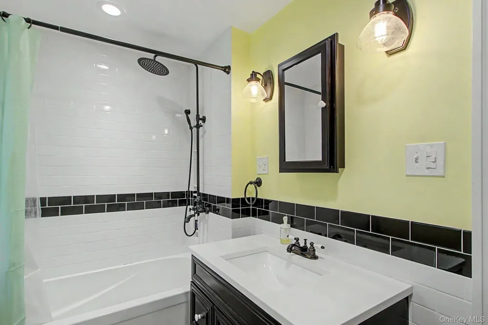 102 E Market Street Hyde Park, NY 12538