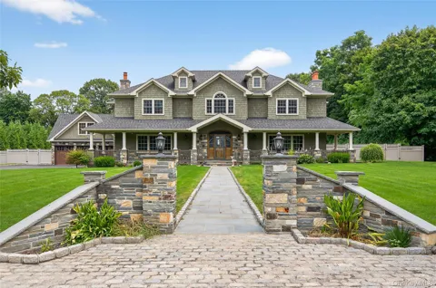 23 Gloria Lane