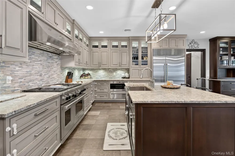 23 Gloria Lane Huntington, NY 11743