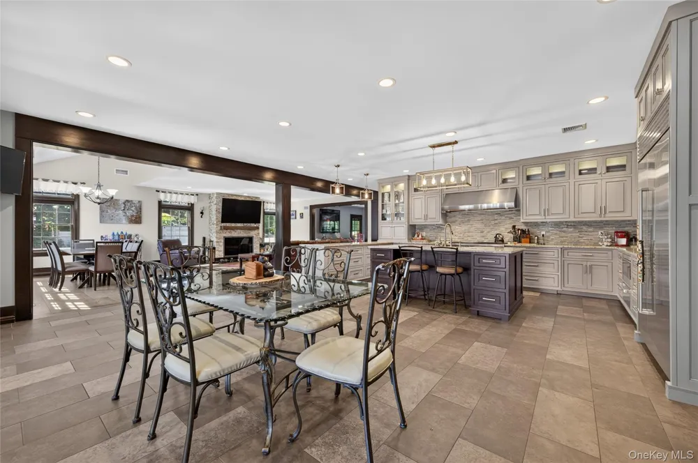 23 Gloria Lane Huntington, NY 11743