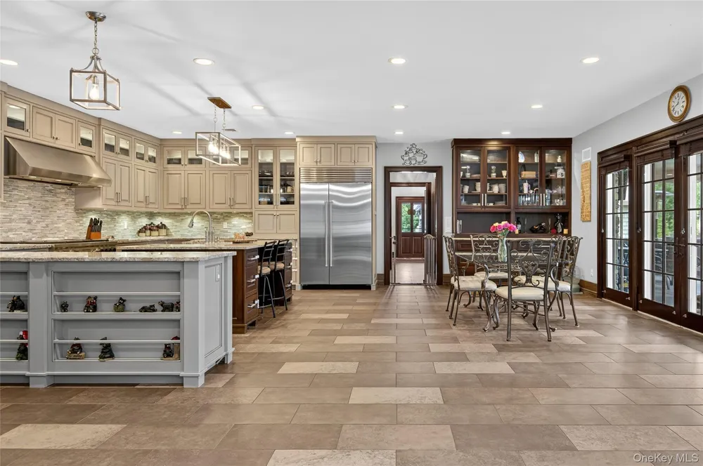 23 Gloria Lane Huntington, NY 11743