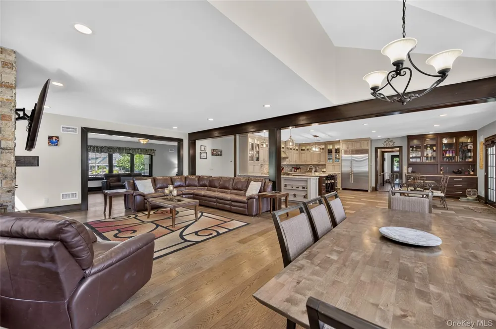 23 Gloria Lane Huntington, NY 11743