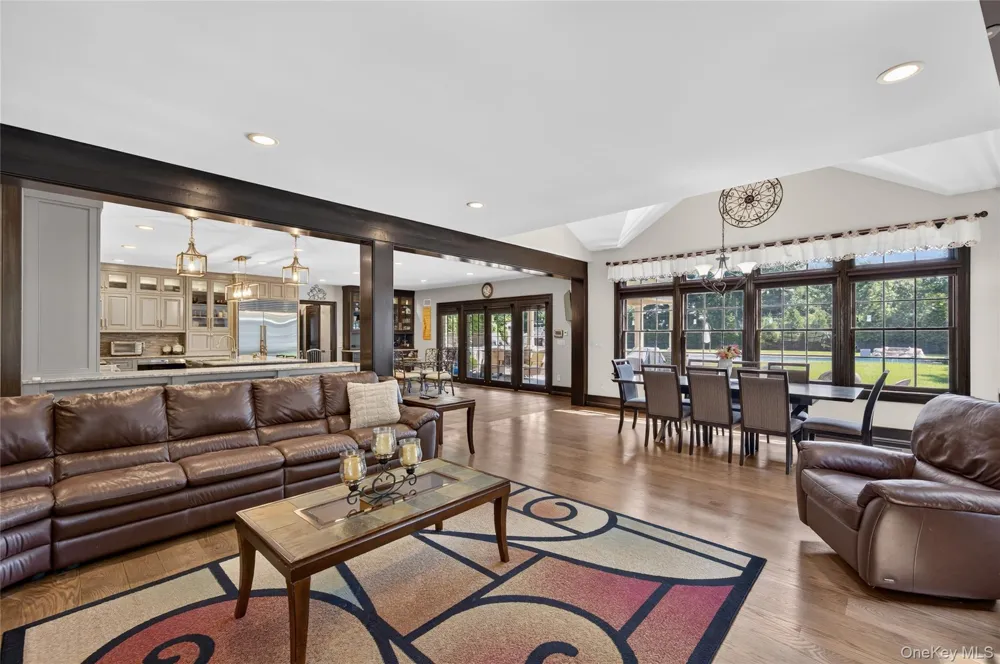 23 Gloria Lane Huntington, NY 11743