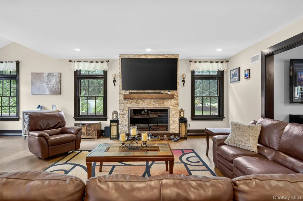 23 Gloria Lane Huntington, NY 11743